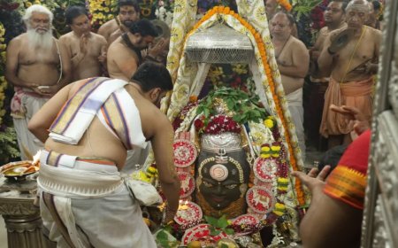 उज्जैन में सावन महीने की शुरुआत, महाकाल मंदिर के पट तड़के 3 बजे खुले; उमड़ा भक्तों का जनसैलाब