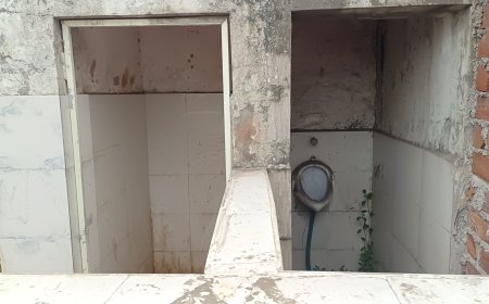 भोपाल के अवधपुरी में अजीबोगरीब लापरवाही, 4 फीट ऊंची दीवार के पीछे कैद हुआ लाखों का नया टॉयलेट