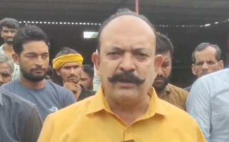 बागेश्वर धाम के धीरेंद्र शास्त्री के भाई शालिग्राम पर गोलीकांड में FIR; कांग्रेस नेता बोले- 'गरीबों की हाय न लें बाबा'