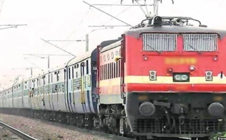 बिना कोच के प्लेटफॉर्म पर पहुंची गरीब रथ एक्सप्रेस; यात्रियों में मचा हड़कंप, 1 घंटे देरी से रवाना हुई ट्रेन
