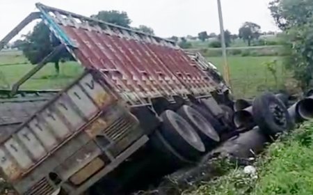 आष्टा-शुजालपुर मार्ग पर भीषण सड़क हादसा; ट्रक और बोलेरो की टक्कर में 5 लोगों की मौत, 4 घायल