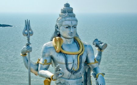 सावन में ही क्यों हुई थी समुद्र मंथन की शुरुआत? जानिए श्रावण मास की पौराणिक उत्पत्ति व महत्व