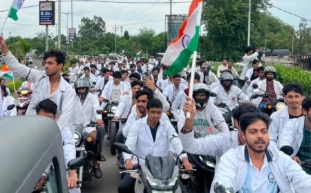हमीदिया अस्पताल से भदभदा तक डॉक्टरों की रैली, जल्द मांगें नहीं मानीं तो तेज होगा आंदोलन