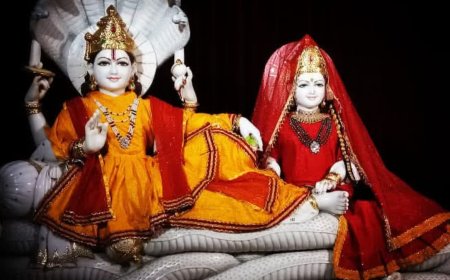 गुरु पूर्णिमा पर उमड़ा भक्तों का सैलाब, देपालपुर के ऐतिहासिक विष्णु मंदिर की खासियत जानकर रह जाएंगे दंग
