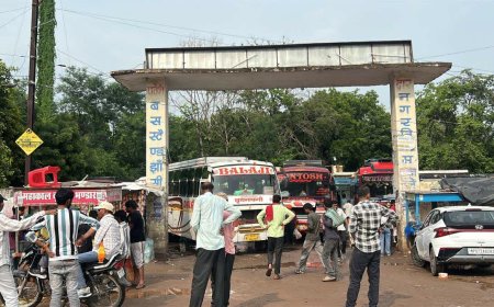 ग्वालियर बस स्टैंड पर अव्यवस्थाओं का अंबार, गंदगी और बदबू के बीच बैठने को मजबूर मुसाफिर