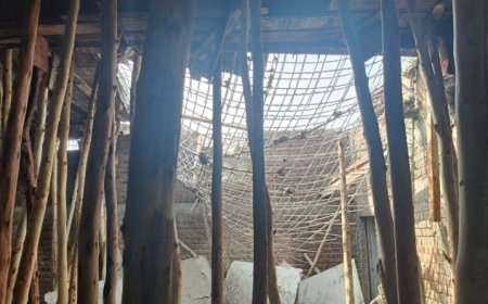 25 लाख की लागत से बन रही इमारत भरभराकर गिरी, बाल-बाल बचे मजदूर; ग्रामीणों में भारी आक्रोश