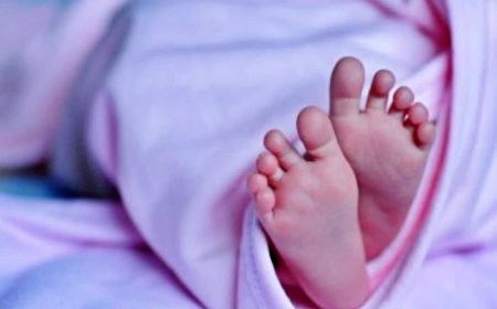 सतना के सार्थक अस्पताल में नवजात की मौत पर बवाल; परिजनों का आरोप— एक्सपायरी इंजेक्शन लगाने से गई जान