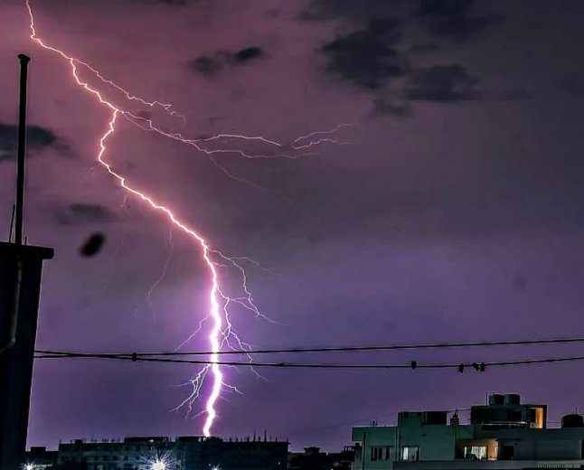 आकाशीय बिजली गिरने से पहले ही मिल जाएगा अलर्ट; प्रशासन ने ग्रामीणों को 'दामिनी ऐप' इस्तेमाल करने की दी सलाह