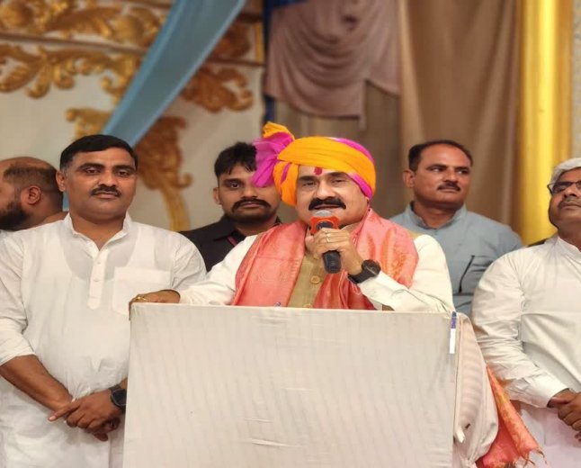 नरोत्तम मिश्रा ने खरीदा उपचुनाव का नामांकन फॉर्म; बीजेपी-कांग्रेस में बढ़ी सियासी हलचल