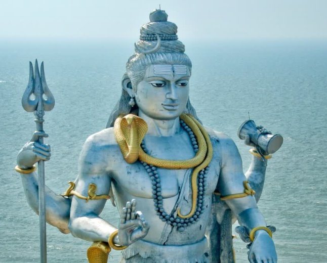 सावन में ही क्यों हुई थी समुद्र मंथन की शुरुआत? जानिए श्रावण मास की पौराणिक उत्पत्ति व महत्व