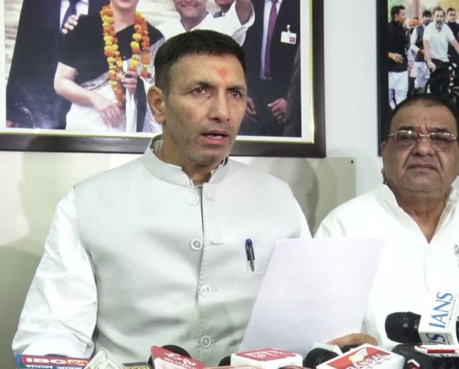 सरदार सरोवर परियोजना पर घमासान; कांग्रेस ने सरकार से मांगा श्वेत पत्र, 7669 करोड़ के दावे पर उठाए सवाल