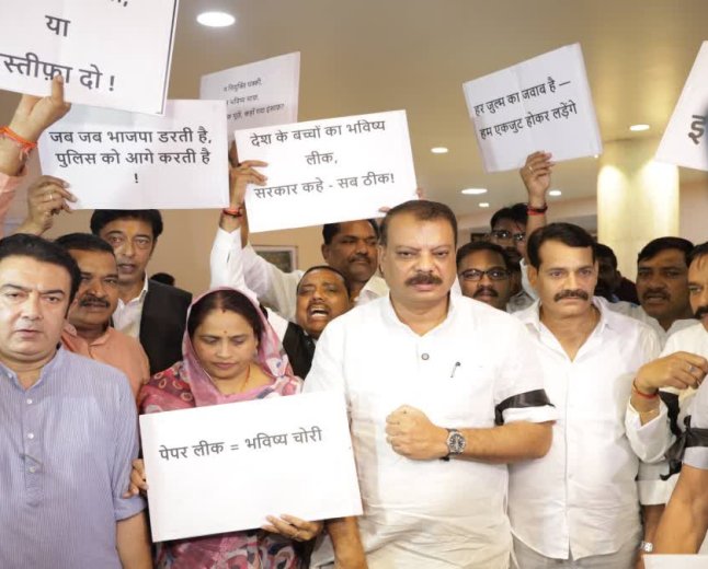 'युवाओं के भविष्य से खिलवाड़!' नीट विवाद पर विधानसभा में तीखी बहस; विपक्ष का हंगामा