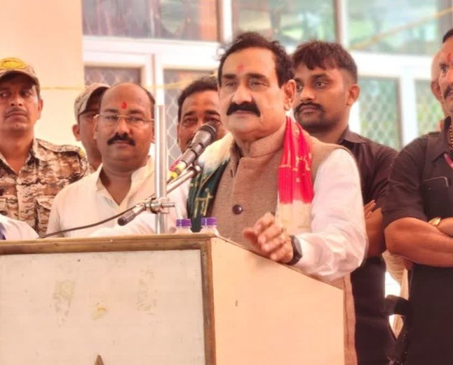 दतिया में सियासी घमासान; नरोत्तम मिश्रा ने कांग्रेस पर कसा तंज, बोले- 'फूट हम में नहीं, आपके घर में है'