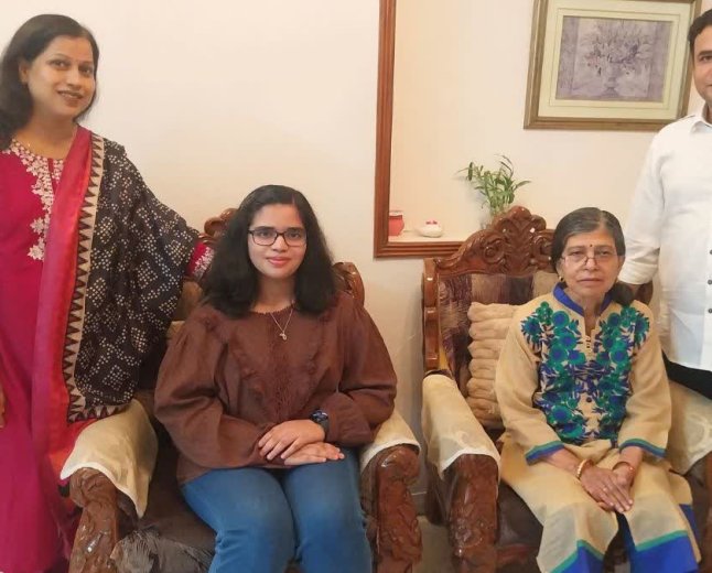 नीट समेत 6 प्रतियोगी परीक्षाएं क्रैक करने वाली जबलपुर की शमी चौधरी; जानें 8 घंटे पढ़ाई का सक्सेस मंत्र