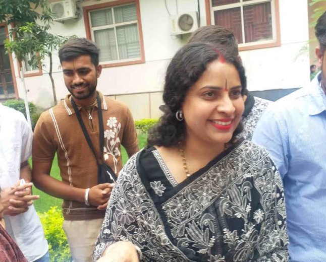 भागवत गीता और उपनिषद से मिल रही बच्चों को शिक्षा; वृंदावन के आचार्य की पहल से बदल रही युवाओं की दिशा