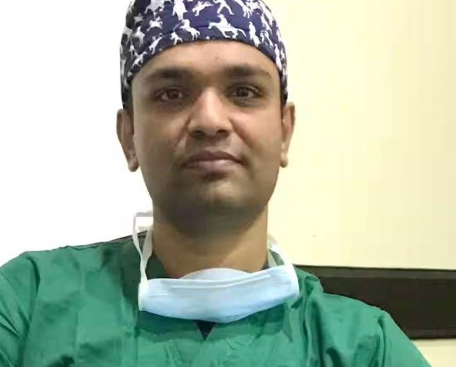 अचानक चक्कर आना और धुंधलापन दिखना है गंभीर संकेत, न्यूरोसर्जन डॉ. अमितेश दुबे ने दी सलाह