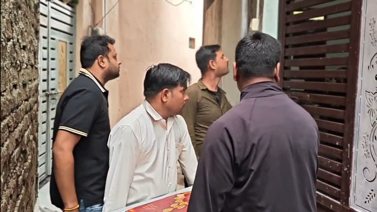 सागर के ड्राइवर के घर अलमारी से मिले 3 करोड़ 2 लाख रुपये, रिटायर्ड एसई ने पैसा अपना होने से किया इंकार