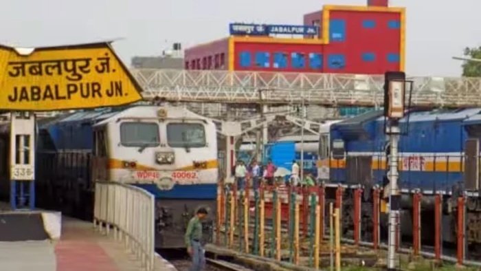 रेल यात्रियों के लिए बड़ी राहत, पश्चिम मध्य रेल की 9 स्पेशल ट्रेनें अब होंगी नियमित