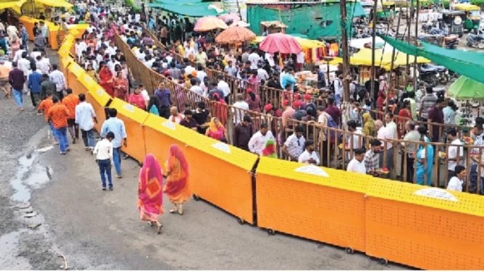 कालभैरव मंदिर में दर्शन व्यवस्था में बदलाव, वीआईपी प्रोटोकॉल बंद और जिगजैग से हो रहे दर्शन