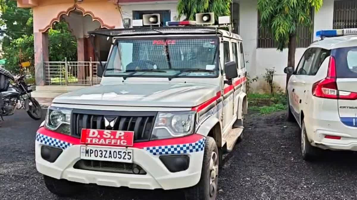 छिंदवाड़ा में यातायात पुलिस की सख्त कार्रवाई, नंबर प्लेट से छेड़छाड़ और काली फिल्म वालों पर कटेगा चालान