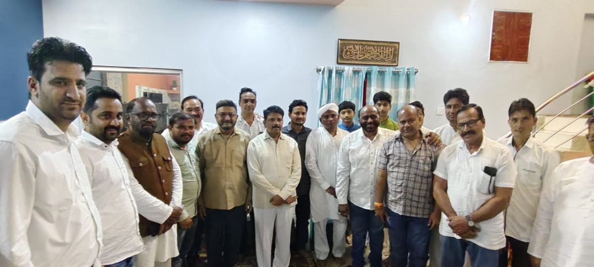 सेंधवा में अख्तरी बेगम की ताज़ियत में पहुंचे कांग्रेस के दिग्गज नेता, बाला बच्चन और पोरलाल खरते ने दी श्रद्धांजलि