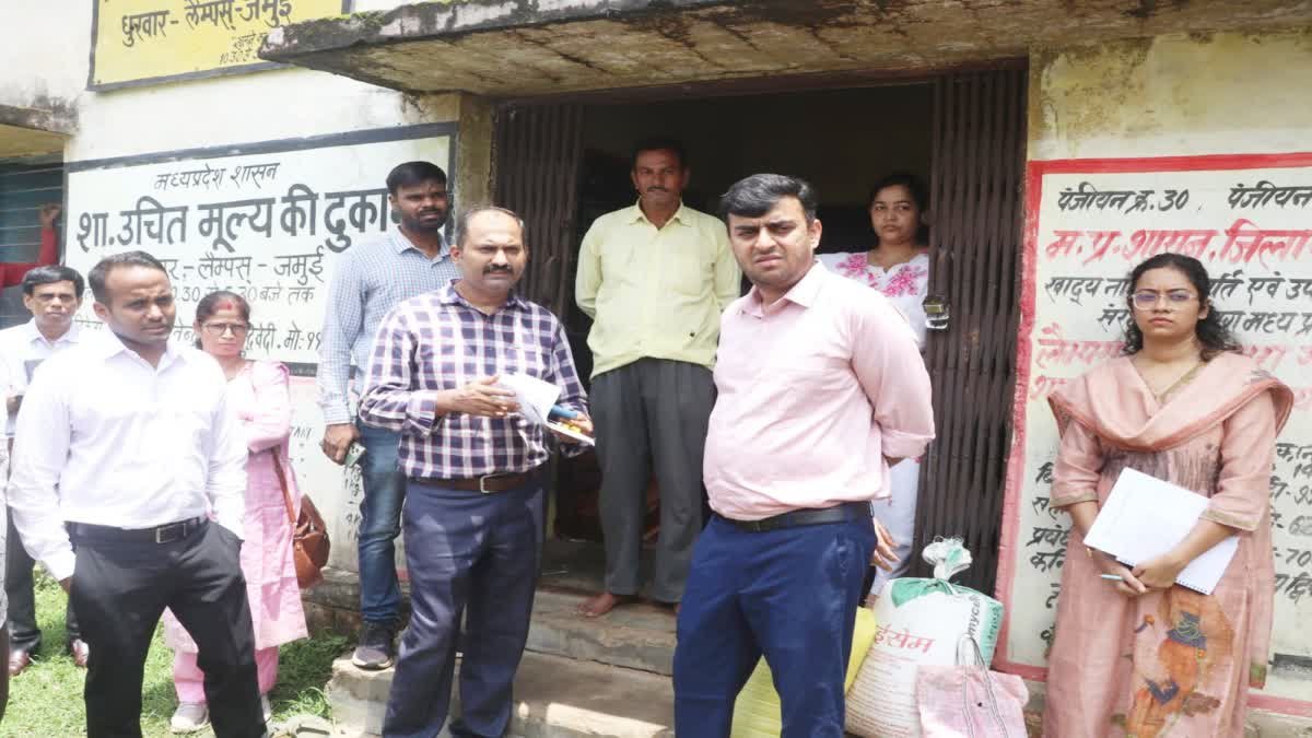 'नायक' फिल्म की तरह कलेक्टर ने किया औचक निरीक्षण, स्कूलों और अस्पतालों में मिली कमियों पर लगाई क्लास