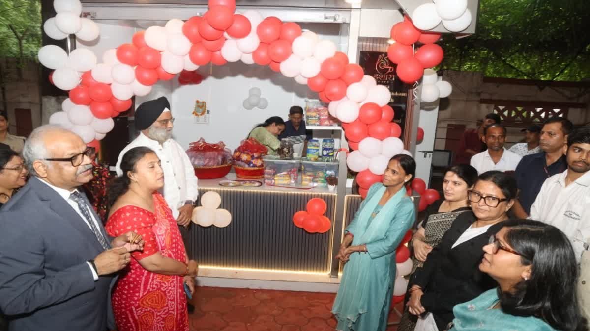 टूटता रिश्ता बना खुशियों का ठिकाना, ग्वालियर हाईकोर्ट की पहल से दिव्यांग दंपती ने शुरू किया 'इशारा कैफे'
