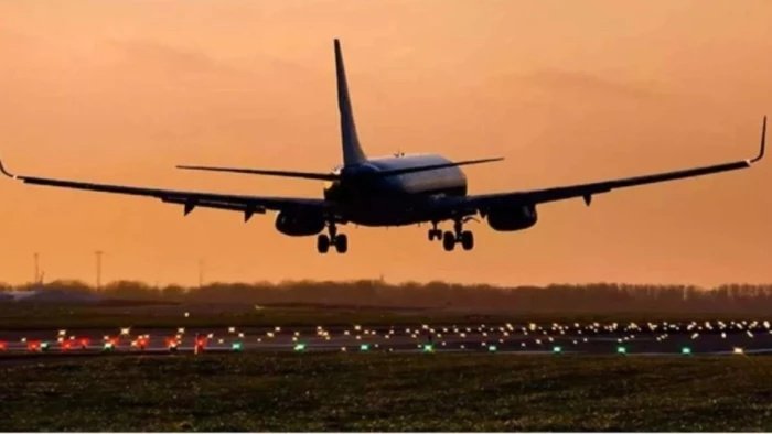साल 2026 में घटी विमानों की आवाजाही, जानिए क्या है पैसेंजर ट्रैफिक गिरने की वजह