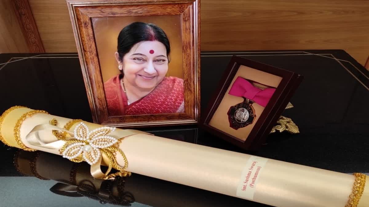 2009 में बाहरी से 'दीदी' बनने तक का सफर, सुषमा स्वराज के संस्मरण आज भी लोगों के दिलों में हैं जिंदा