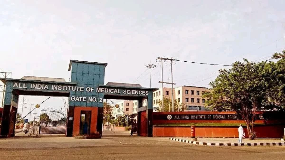 सड़क हादसे में ब्रेन-डेड हुए 24 वर्षीय सुनील बोसमाकर के अंगों से 3 मरीजों को मिला नया जीवन