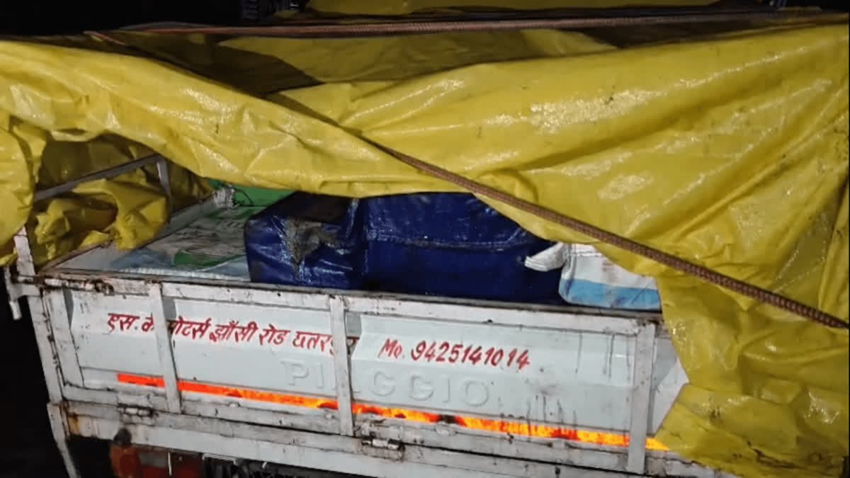 असली के नाम पर परोसा जा रहा था सिंथेटिक मावा, पुलिस और प्रशासन ने वाहन पकड़कर सीज किया 6 लाख का माल