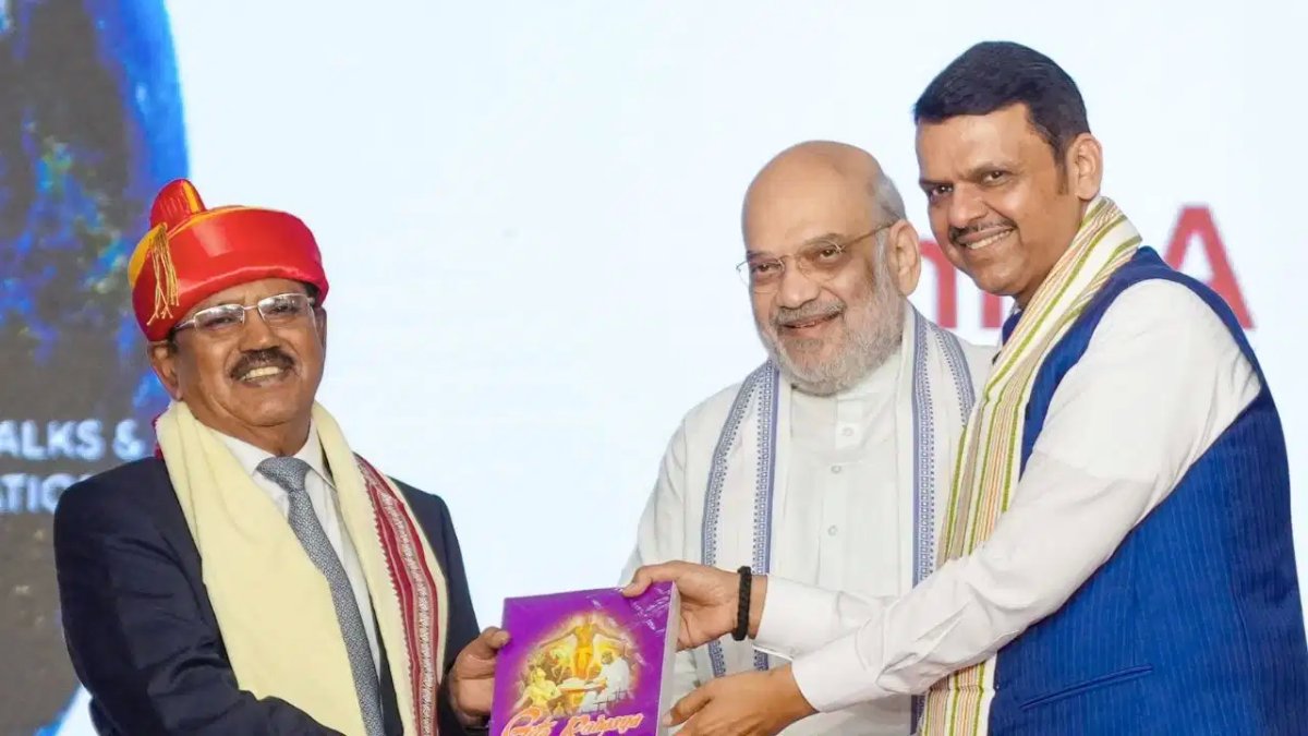अमित शाह ने NSA अजीत डोभाल को दिया 'लोकमान्य तिलक पुरस्कार', सुनाया 13 बम ब्लास्ट सुलझाने का किस्सा