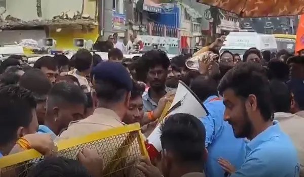 5.50 लाख से अधिक श्रद्धालुओं ने किए दर्शन, नागचंद्रेश्वर मंदिर के कपाट खुलने से भारी जनसैलाब
