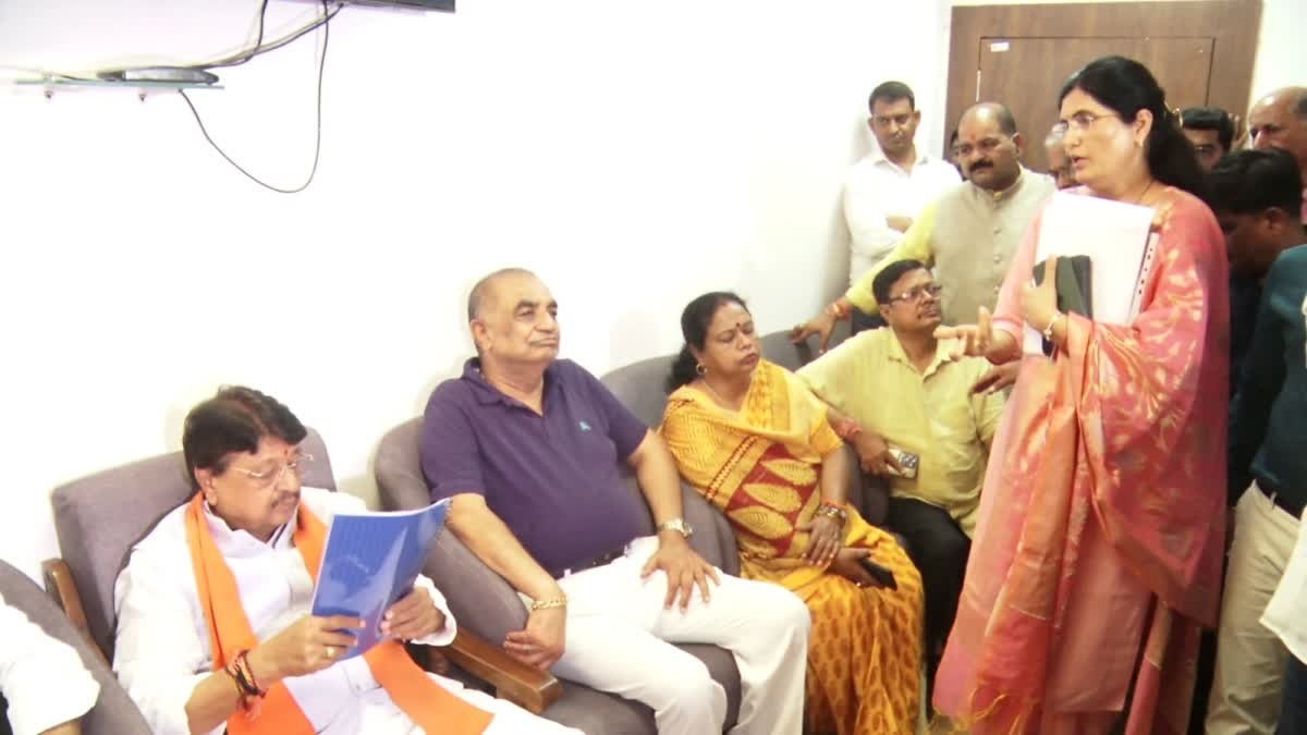 सुप्रीम कोर्ट की सख्ती के बाद भोपाल के व्यापारियों में चिंता, मंत्री कैलाश विजयवर्गीय से लगाई राहत की गुहार