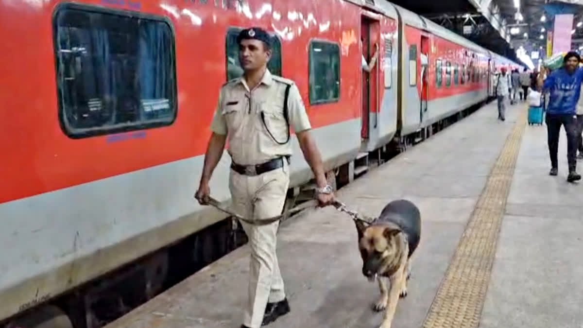 देहरादून एक्सप्रेस से करोड़ों की ड्रग्स के साथ नाइजीरियन महिला गिरफ्तार, DRI की बड़ी कार्रवाई