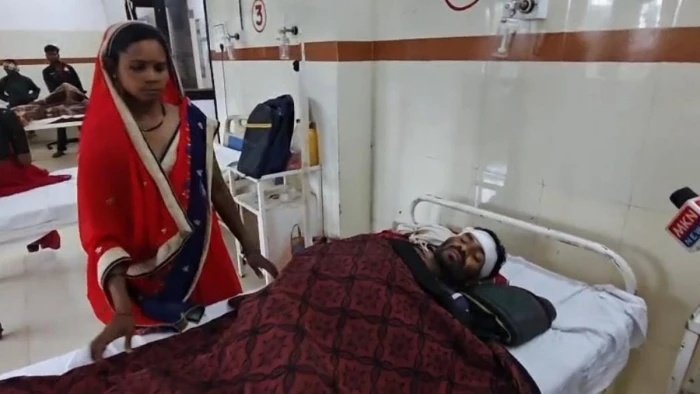 कान्हा टाइगर रिजर्व के बफर जोन में बाघ का आतंक, खेत जा रहे किसान पर हमला