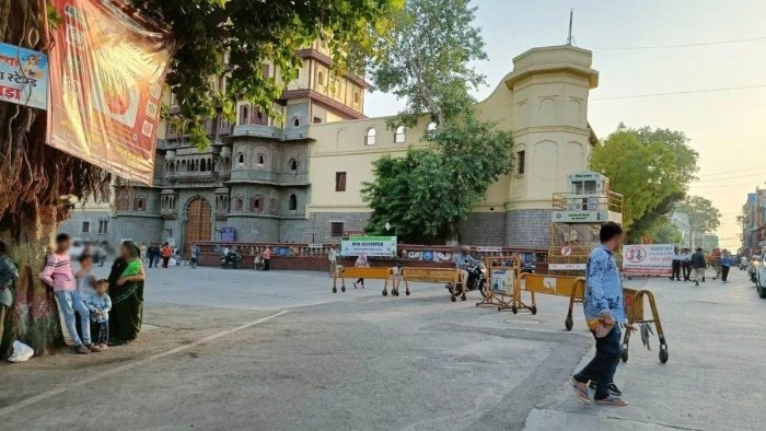 राजवाड़ा और बर्तन बाजार जाने वाले लोग ध्यान दें, जाम से बचने के लिए अपनाएं ये वैकल्पिक मार्ग