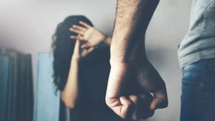 भोपाल के बिलखिरिया में 14 वर्षीय स्कूली छात्रा के साथ दुष्कर्म, आरोपी ने ब्लैकमेल कर बनाया शिकार