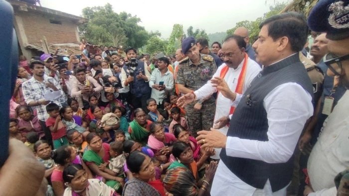 मुख्यमंत्री ने की 225 करोड़ की विकास योजनाओं की घोषणा, माओवादी हिंसा प्रभावित गांवों का करेंगे कायापलट