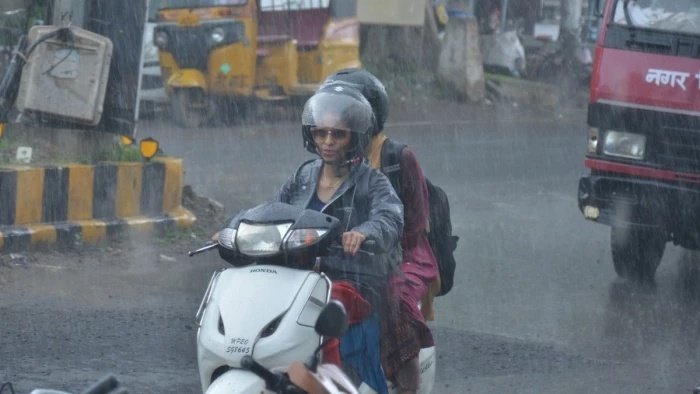 जबलपुर में पिछले 48 घंटों से जारी है बारिश का दौर, जानिए क्या है मौसम विभाग का ताजा पूर्वानुमान