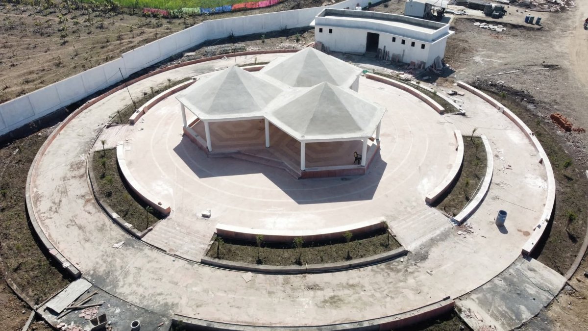 नागर शैली में बना भव्य मंदिर, राजस्थान के लाल पत्थरों और संग्रहालय से सजी है संत रविदास की गाथा