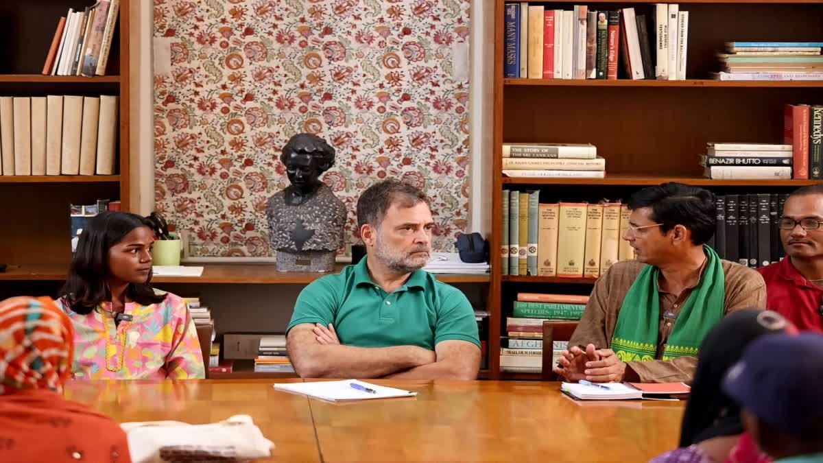 केन-बेतवा परियोजना के प्रभावित आदिवासियों ने दिल्ली में राहुल गांधी से की मुलाकात, उठाया विस्थापन का मुद्दा