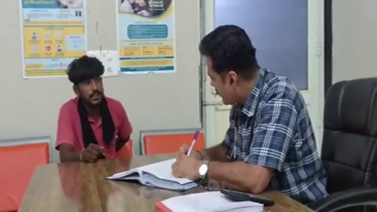 मैहर में फॉल्ट ठीक करने गए लाइनमैन को घर में बंद कर पीटा, वीडियो वायरल होने पर 3 पर FIR