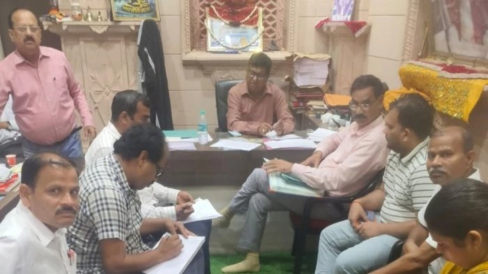 अचलेश्वर महादेव मंदिर का संचालन अब जिला प्रशासन के हाथों में, दानपेटियां सील