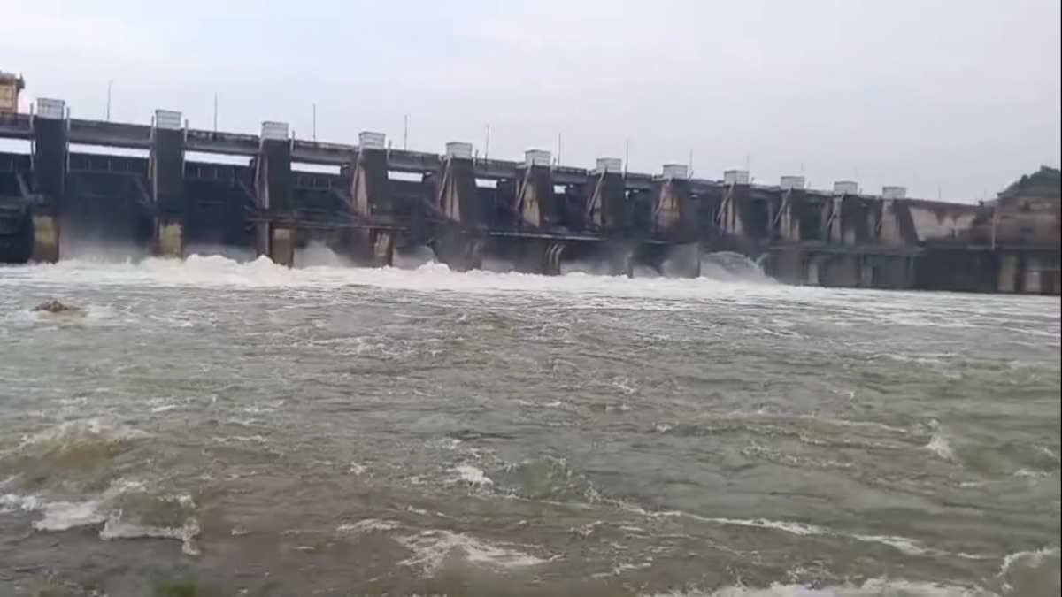 छतरपुर में मूसलाधार बारिश से उफनी केन और धसान नदियां, लहचूरा और सुजारा बांध के खोले गए गेट