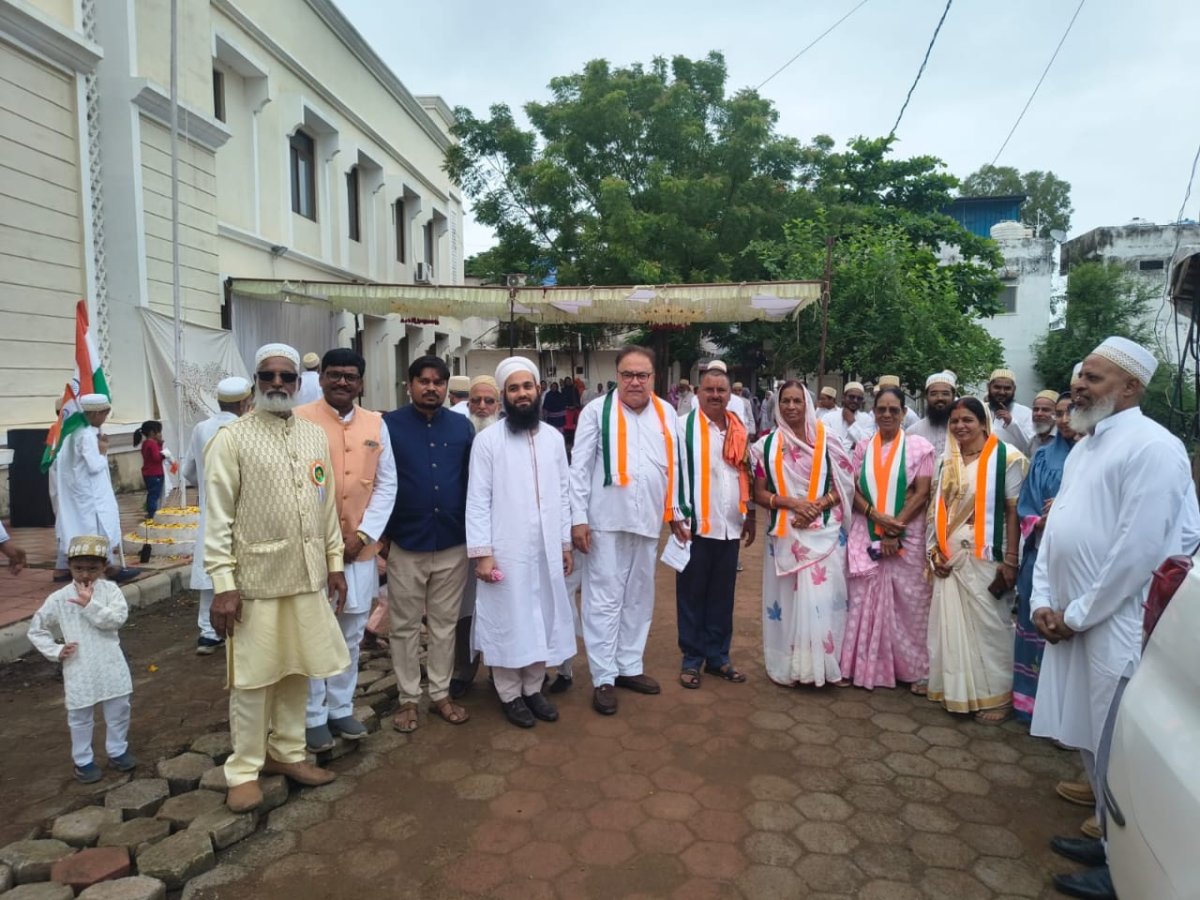 सेंधवा की बोहरा कॉलोनी में हर्षोल्लास के साथ मनाया गया स्वतंत्रता दिवस, श्रीमती बसंतीबाई यादव ने किया ध्वजारोहण