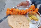 अतिक्रमण पर कार्रवाई न होने से नाराज अधिवक्ता का अनोखा प्रदर्शन, नगर निगम दफ्तर में थाल सजाकर पहुंचे