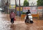 नगर निगम के दावों की खुली पोल, जलभराव के कारण वकीलों और आम नागरिकों को हो रही भारी परेशानी