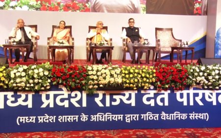 मध्य प्रदेश में फर्जी डॉक्टरों पर लगाम कसने के लिए नया ऐप लॉन्च, क्लीनिक पर लगाना होगा QR कोड