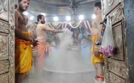 महाकालेश्वर मंदिर में हुई बाबा महाकाल की अलौकिक भस्म आरती, भांग और चांदी के मुकुट से हुआ श्रृंगार